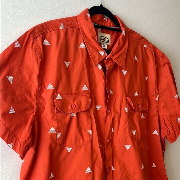 Roebuck & Co by Sears Quirky Retro Orange Casual Button Down White Triangles - Picture 2 of 6